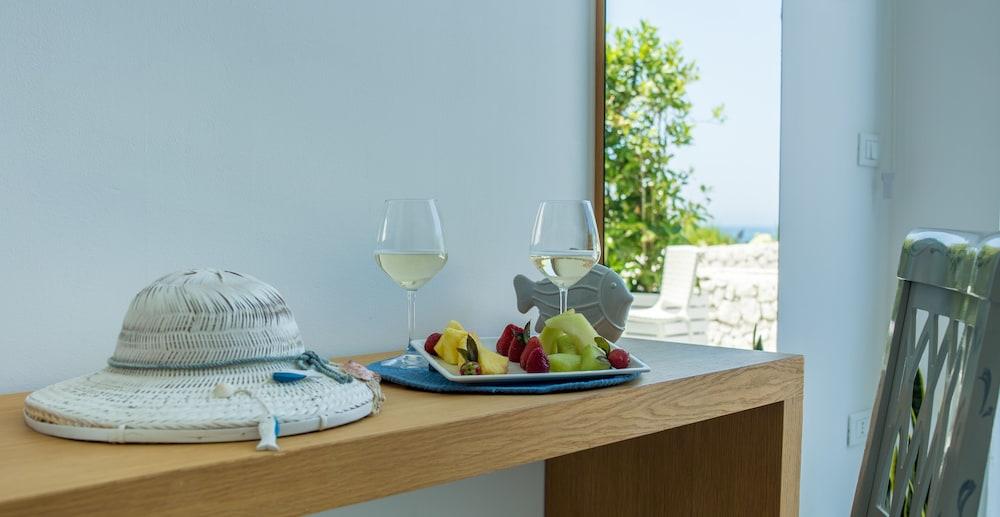 Castro  Hotel La Roccia מראה חיצוני תמונה