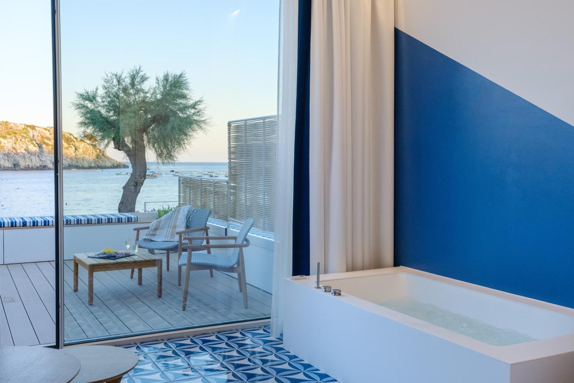 Castro  Hotel La Roccia מראה חיצוני תמונה